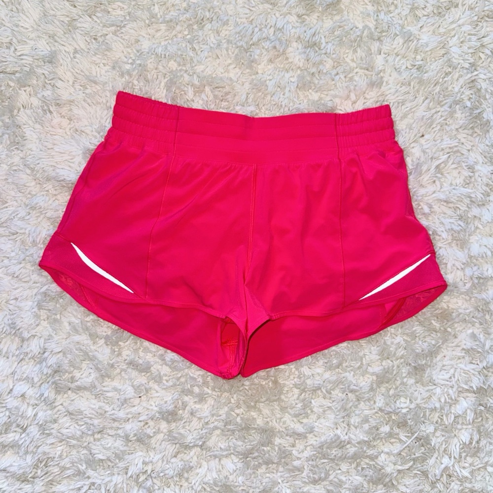 Lip Gloss Hotty Hot High-Rise Short 2.5” Lululemon